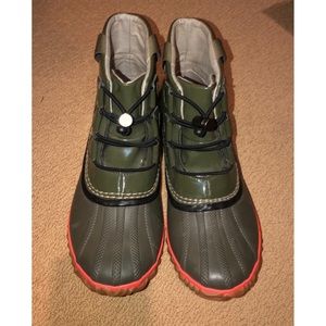 sorel out and about short rain boots size 9